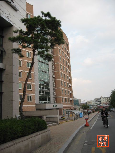 챱